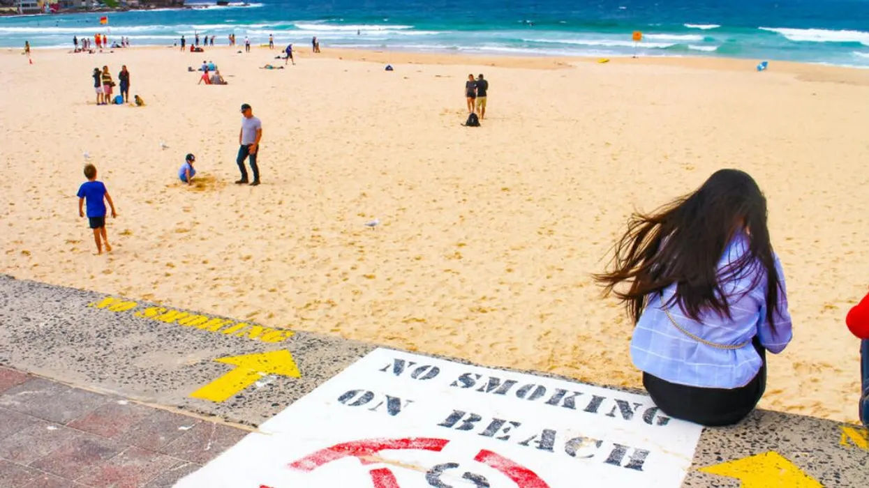 Мексика, США, Таиланд и Испания штрафуют за курение на пляжах