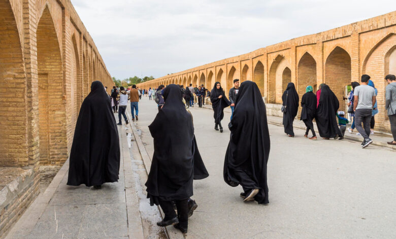 «Поймали и отмутузили»: туристов в Иране подстерегают скрытые опасности
