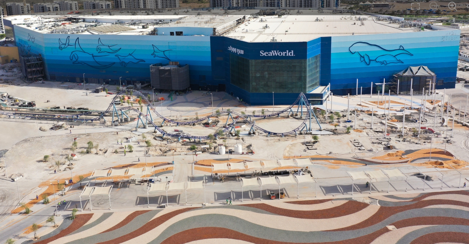 В Абу-Даби открыли иммерсивный парк с крупнейшим аквариумом в мире